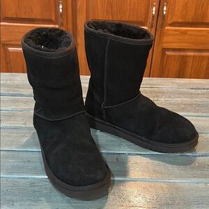 Koolaburra by UGG Women's Koola Short Faux Suede Boot Size 9